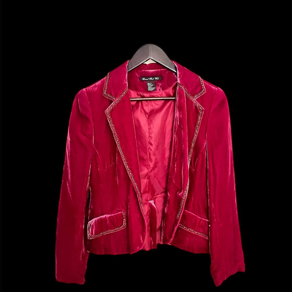 Jacket Luxurious Fabric and Exquisite Detailing
